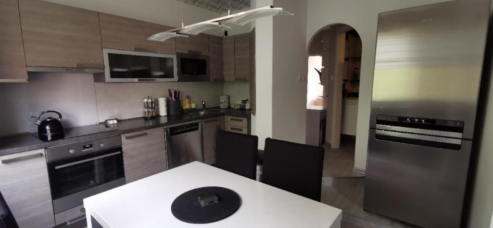 Appartement Prikopni à Egra  Extérieur photo