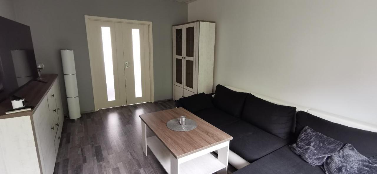 Appartement Prikopni à Egra  Extérieur photo